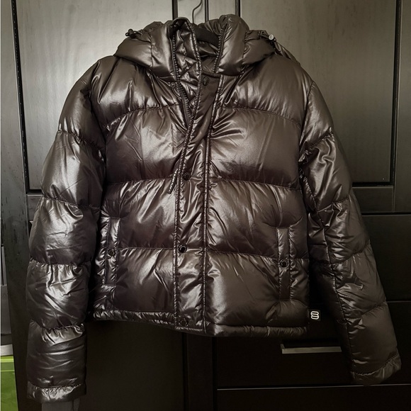 Aritzia The Super RePuff Shorty, Hi-Gloss - Picture 12 of 14